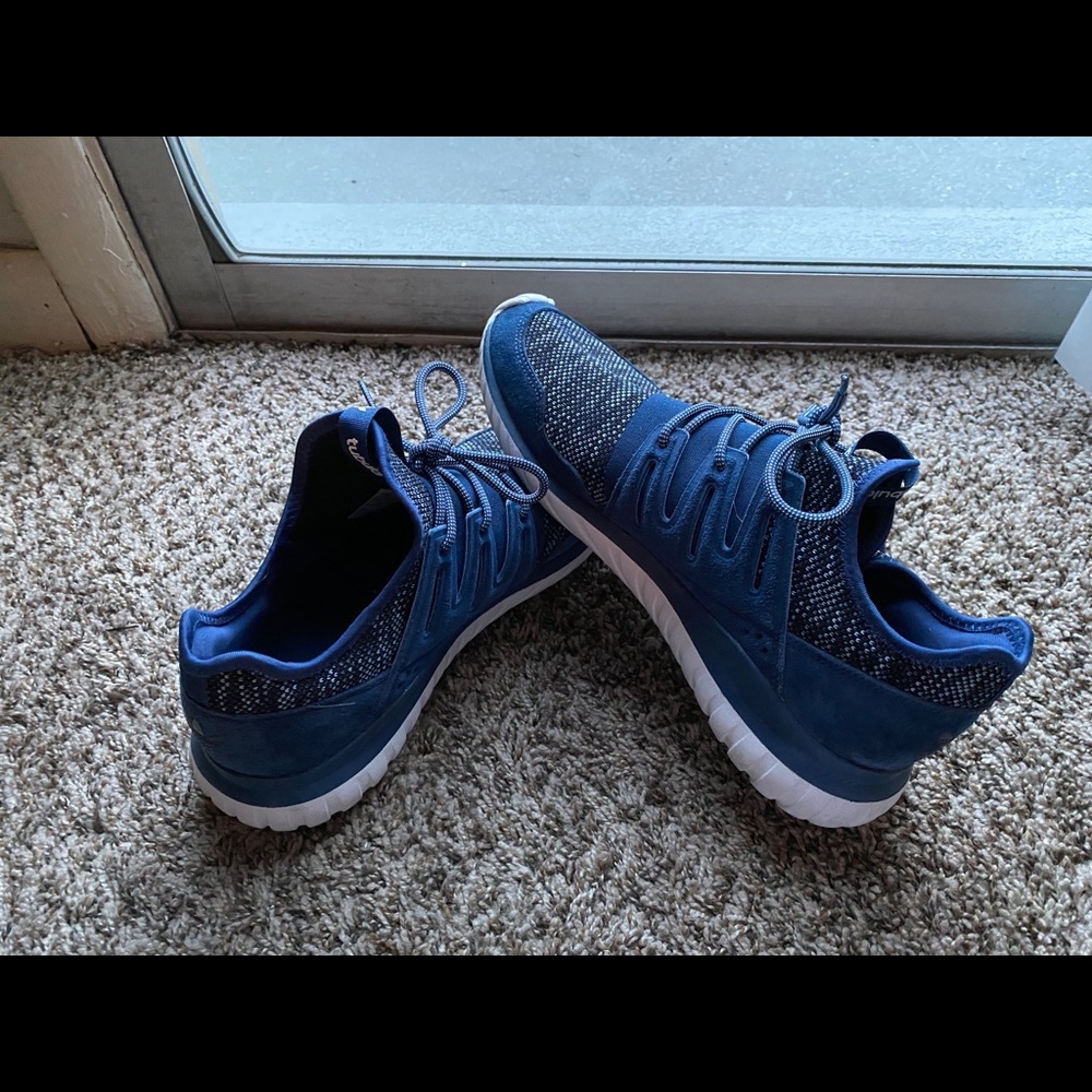 Adidas Tubular - size 11 - great condition!